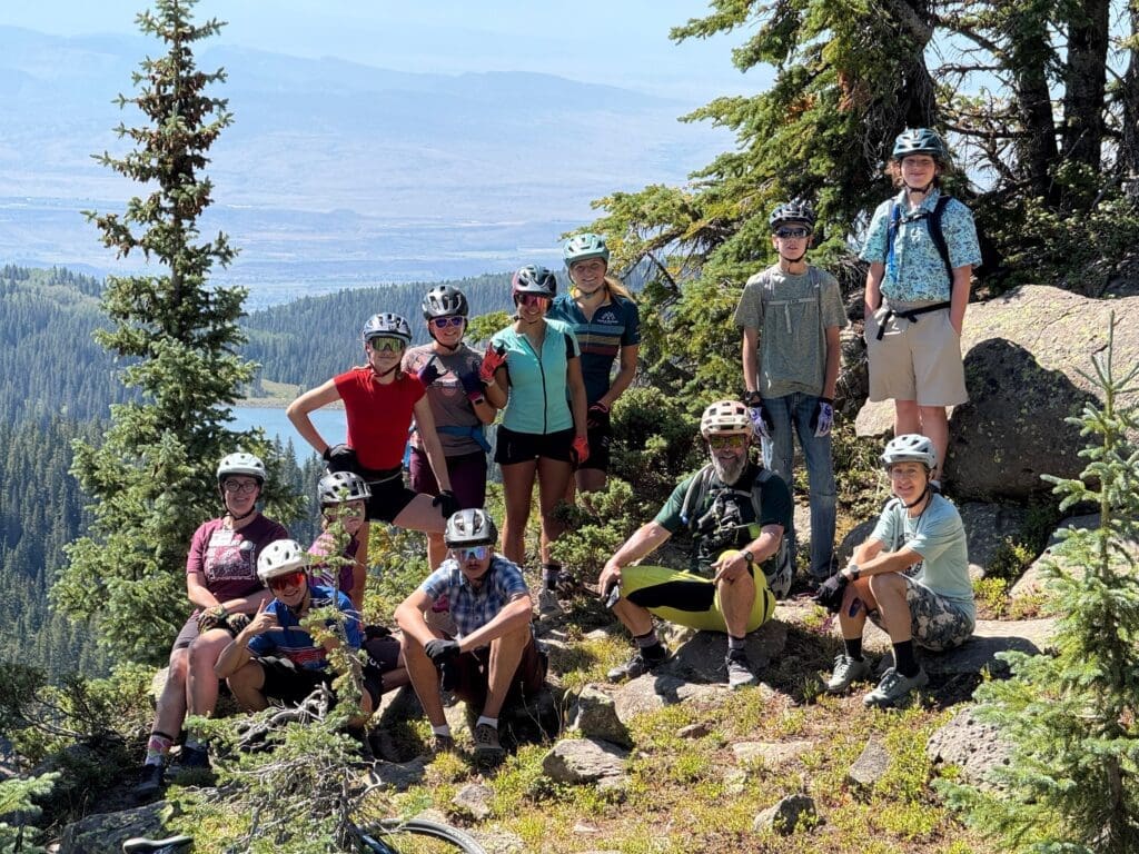 Rueda hasta el límite y descubre qué hay allí con Grand Valley Youth Cycling